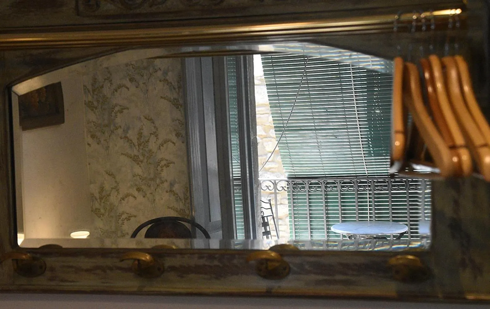 Pensio Bellmirall Guest House Girona