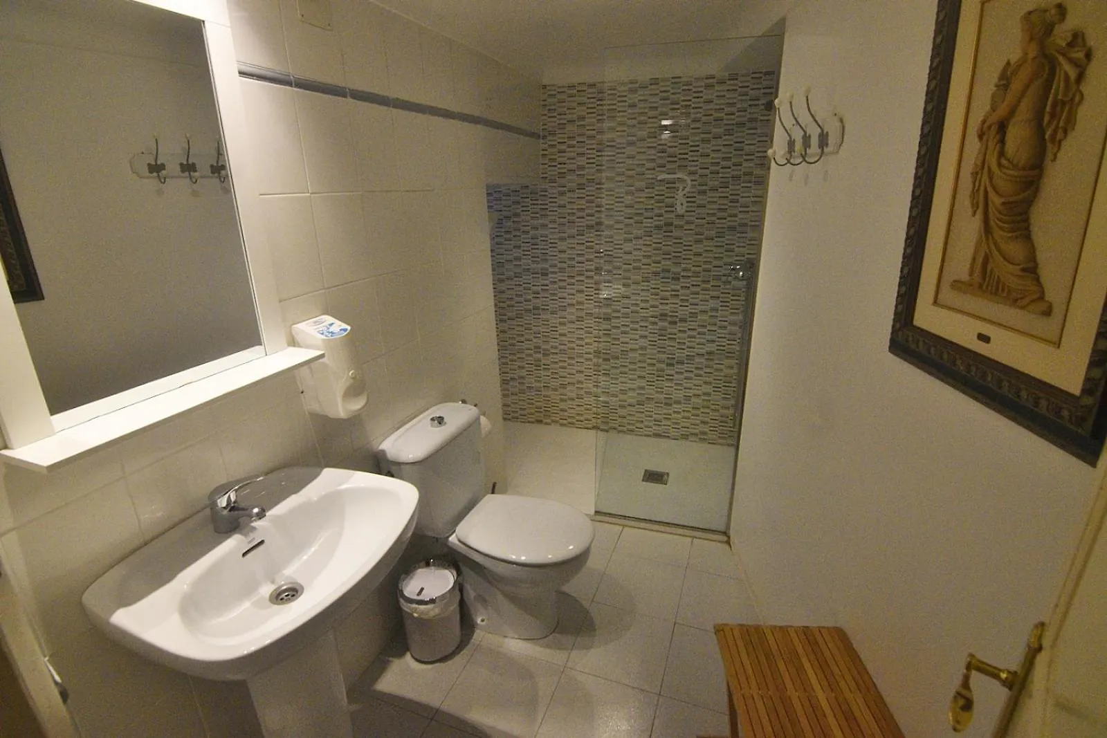 Pensio Bellmirall Guest House Girona